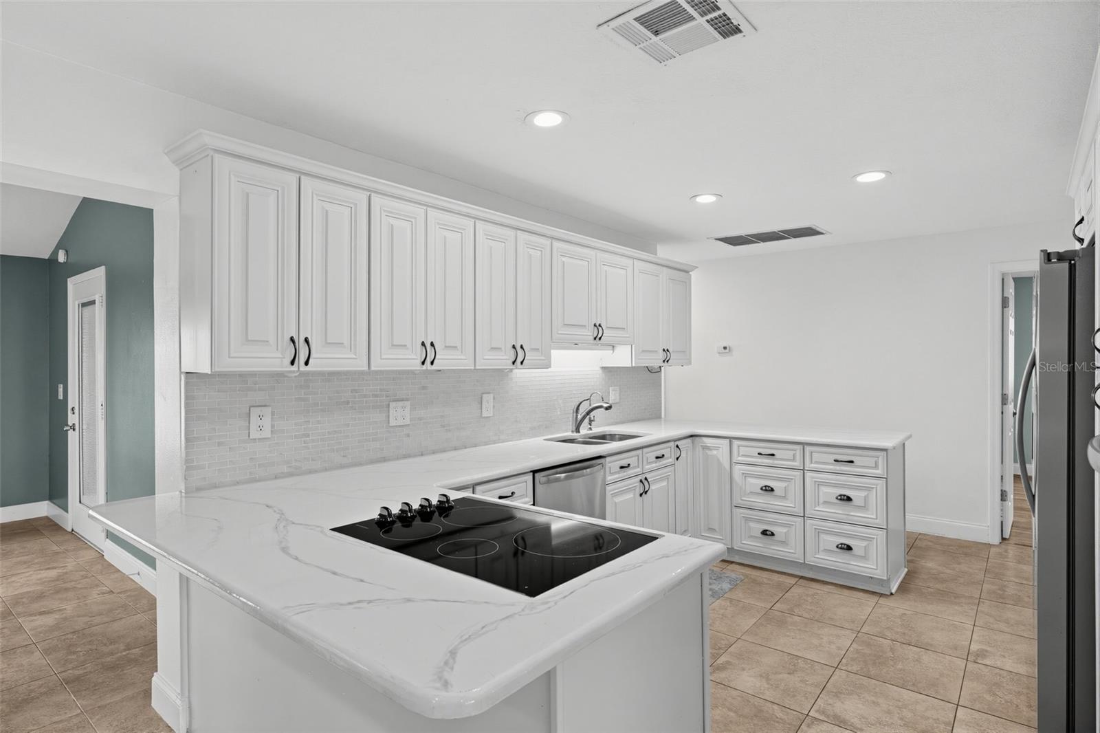 186 Mandolin, Lake Placid, FL 33852