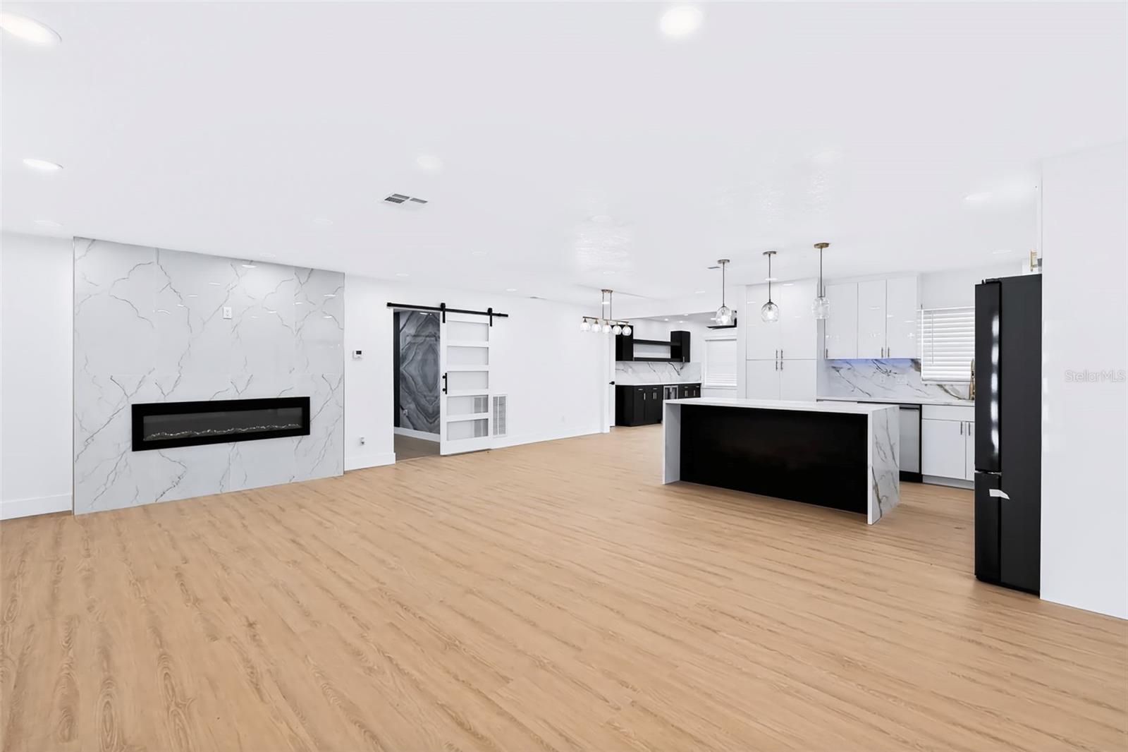 1077 40th, St Petersburg, FL 33703
