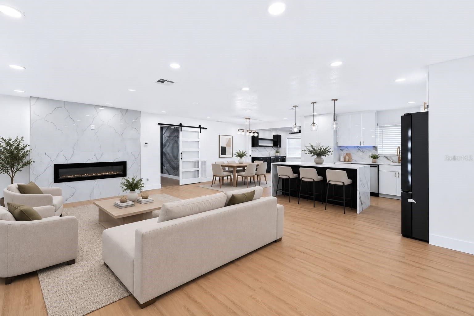 1077 40th, St Petersburg, FL 33703