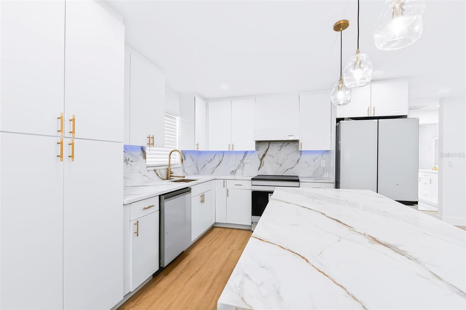 1077 40th, St Petersburg, FL 33703