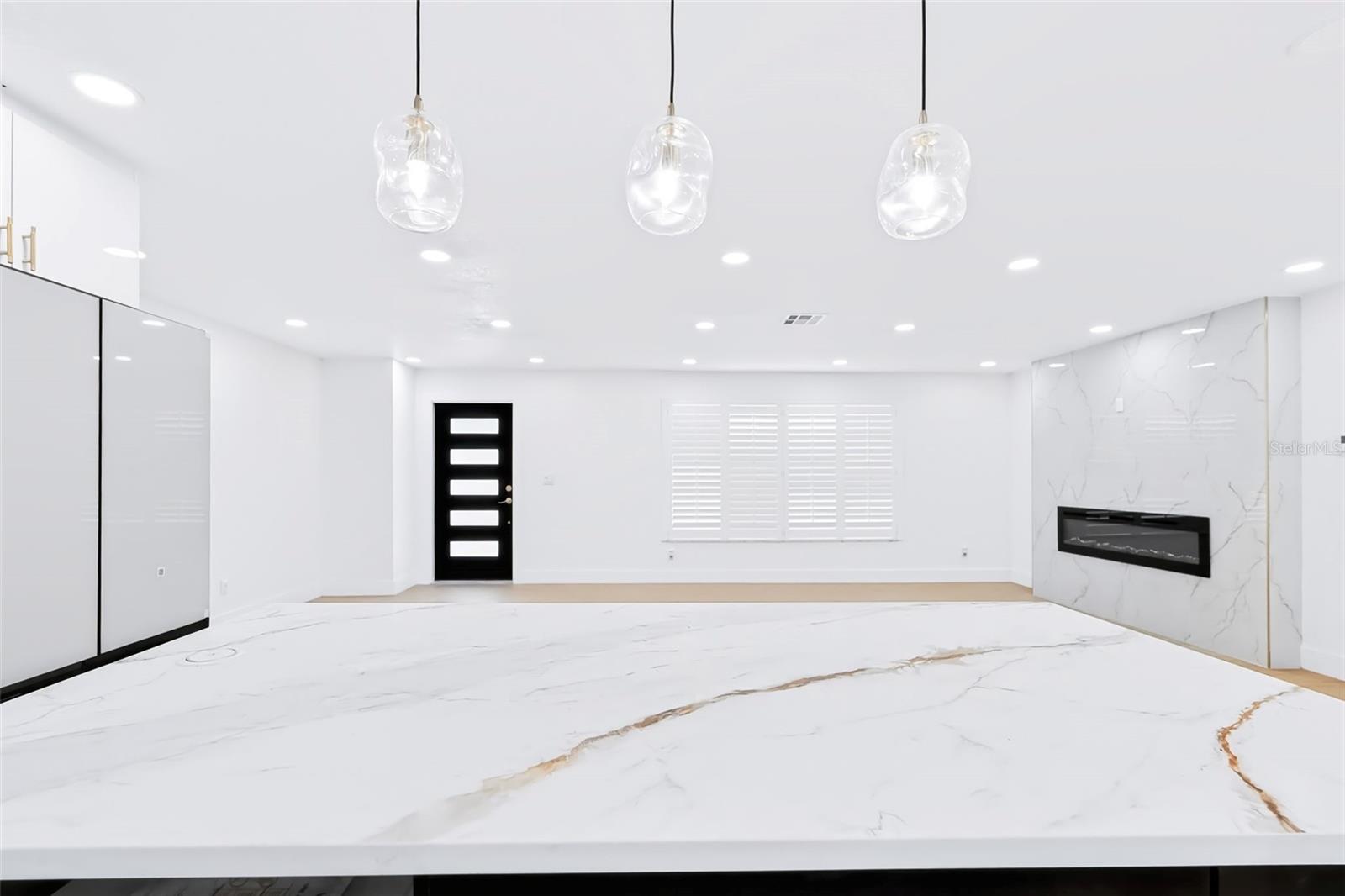 1077 40th, St Petersburg, FL 33703