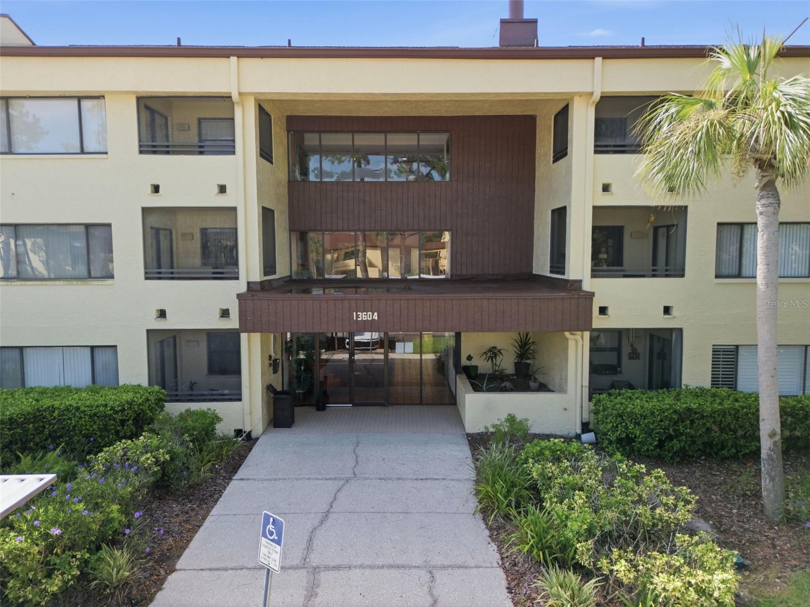 13604 Village Unit 2210, Tampa, FL 33618