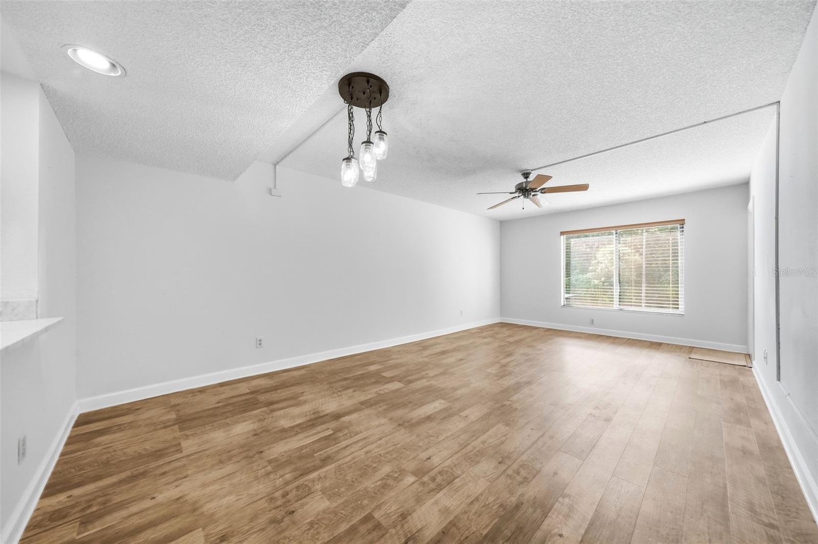 13604 Village Unit 2210, Tampa, FL 33618