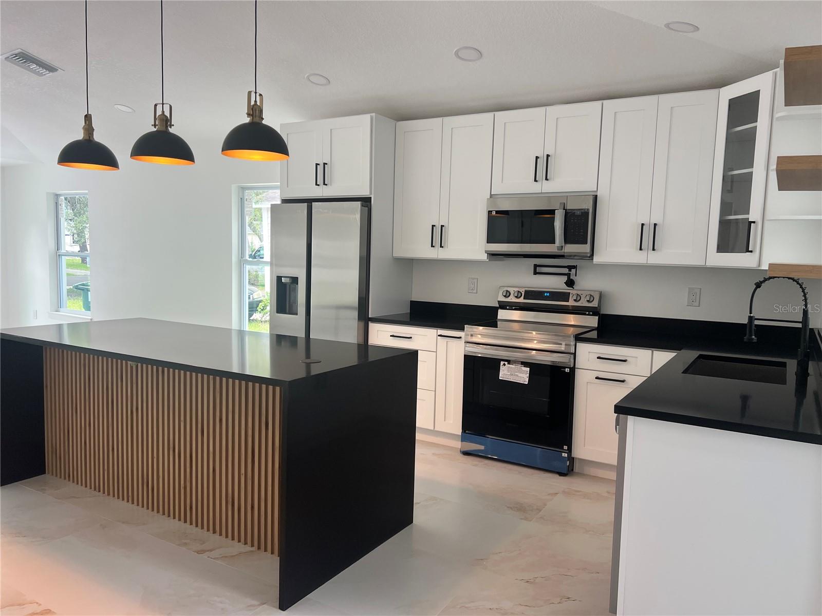 8915 Willow, Tampa, FL 33604