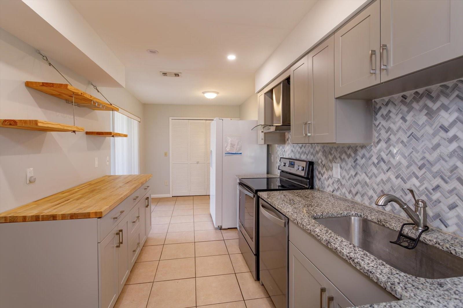 5429 Vineland Unit 6f, Orlando, FL 32811