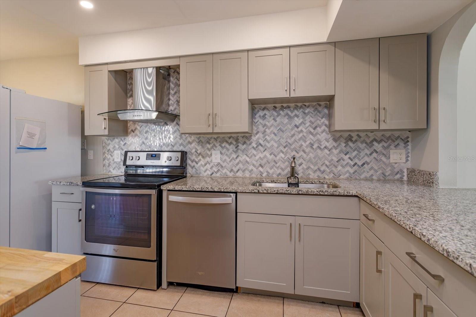 5429 Vineland Unit 6f, Orlando, FL 32811
