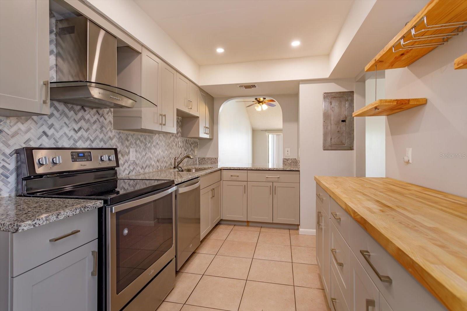 5429 Vineland Unit 6f, Orlando, FL 32811