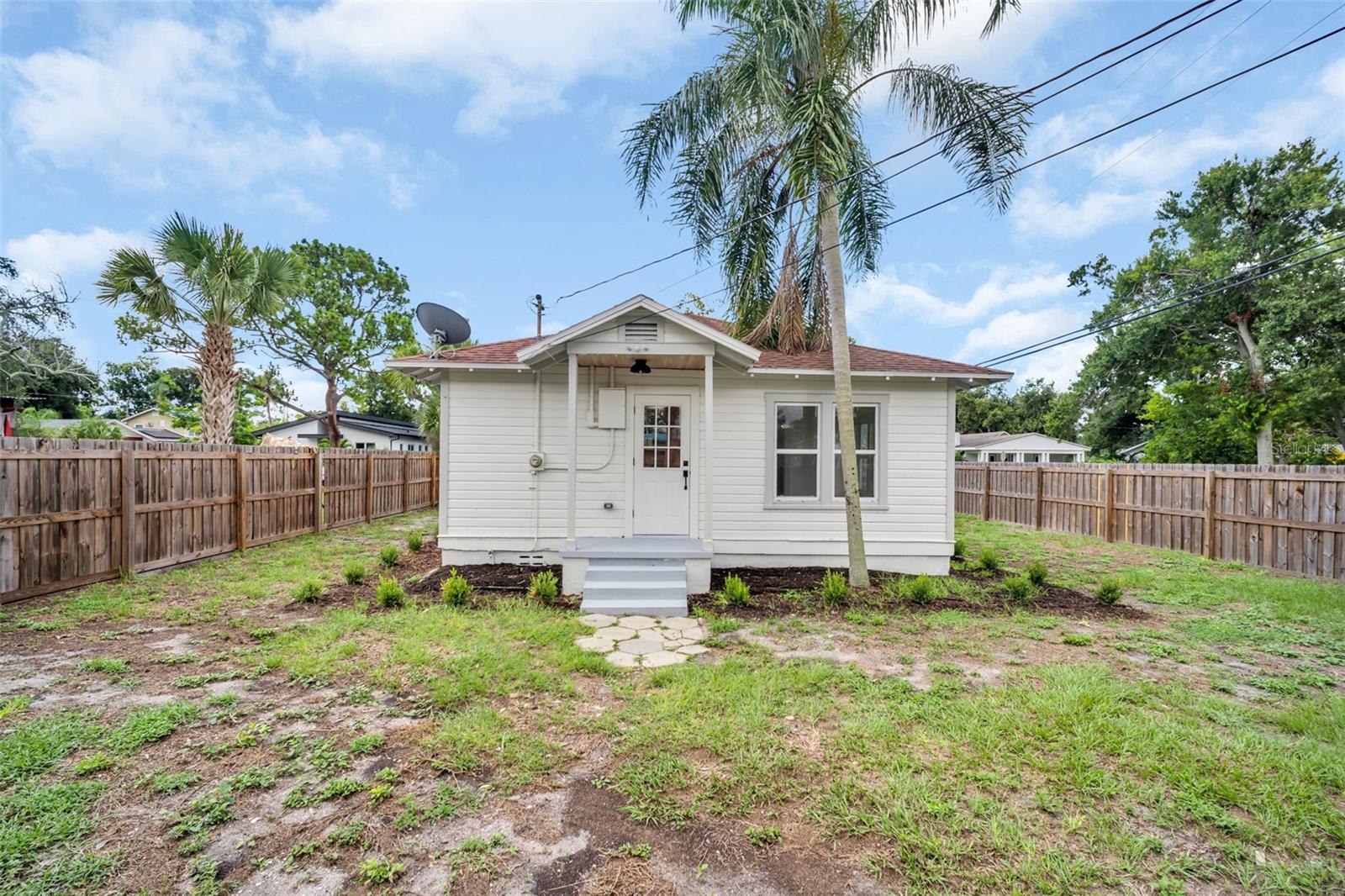 5355 2nd, St Petersburg, FL 33707