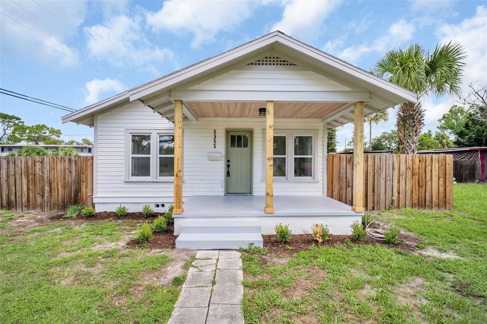 5355 2nd, St Petersburg, FL 33707