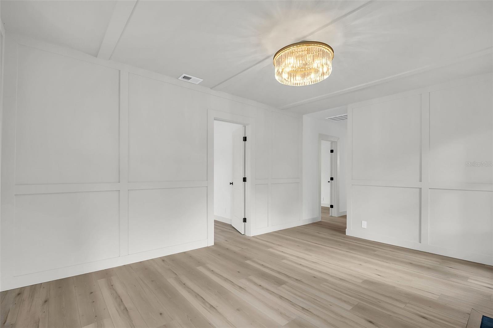 5355 2nd, St Petersburg, FL 33707