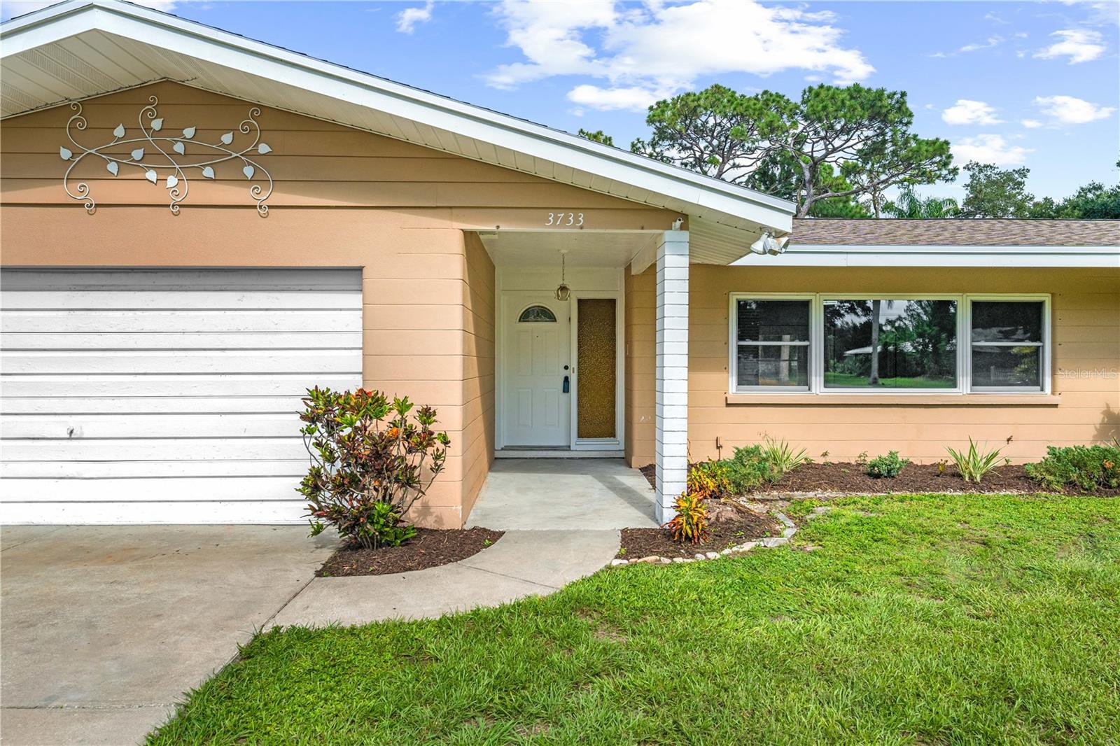 3733 Malec, Sarasota, FL 34233