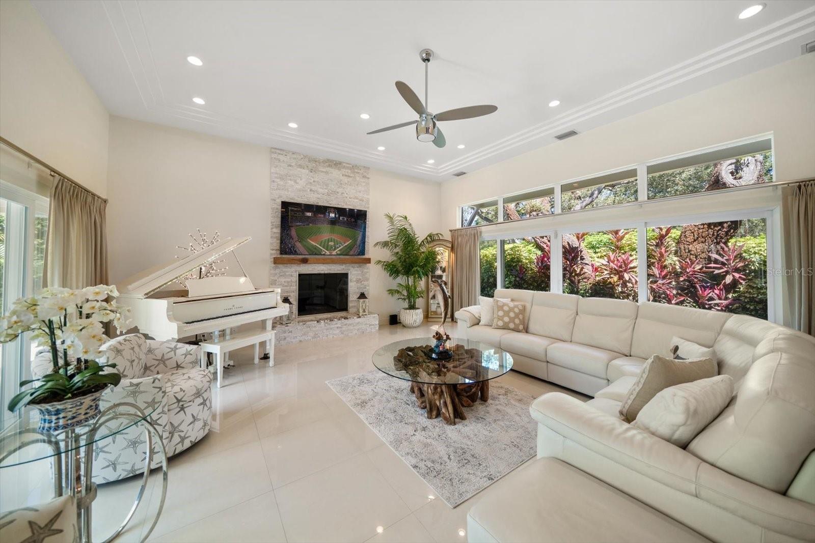 485 Park, Belleair, FL 33756