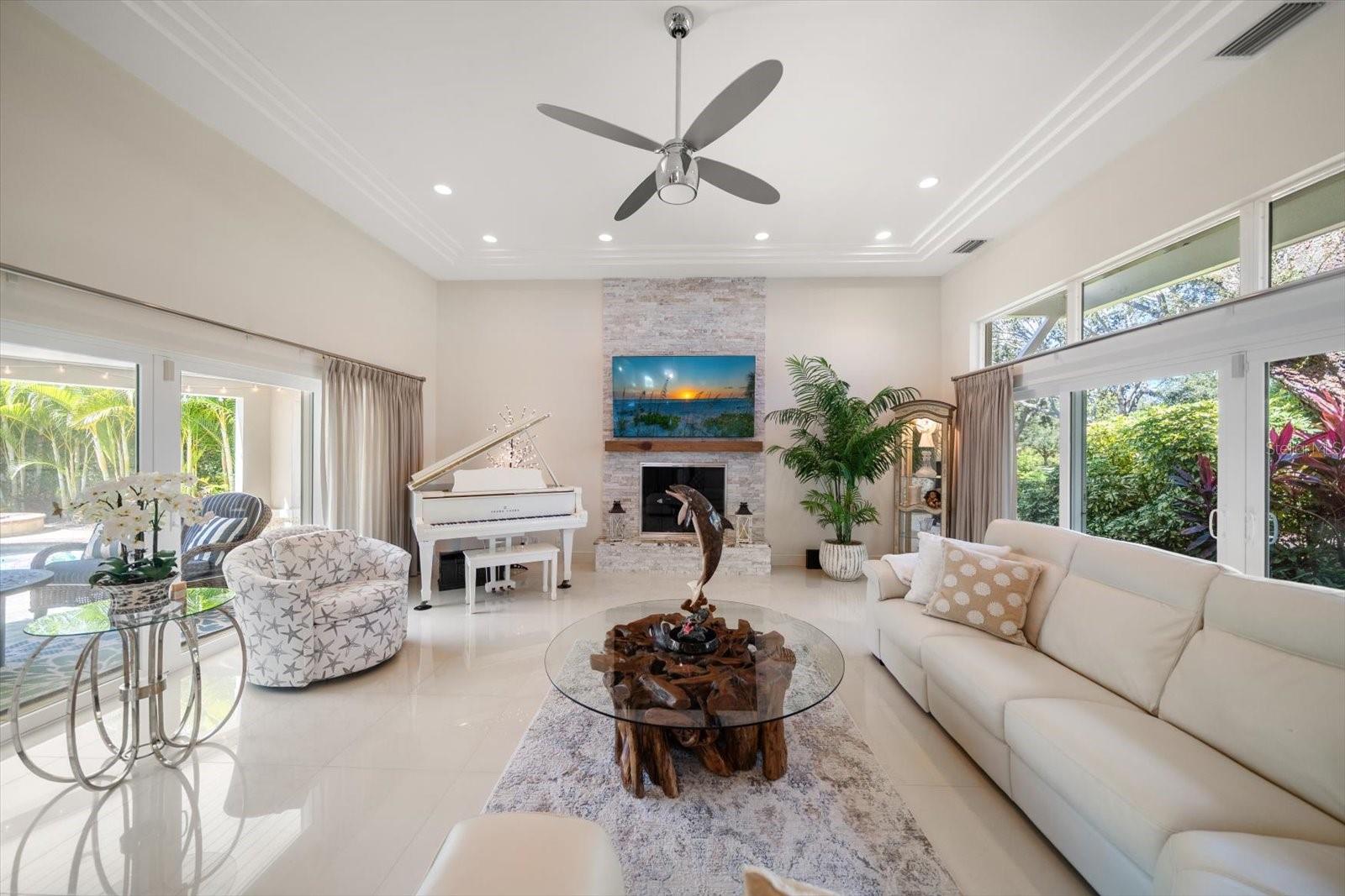 485 Park, Belleair, FL 33756