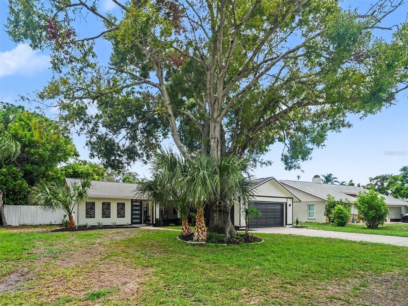 6703 Pointe West Blvd, Bradenton, FL 34209