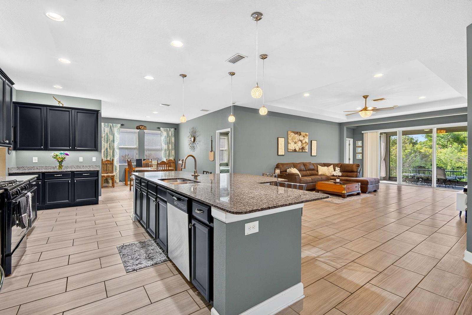 792 Rosemary, Bradenton, FL 34212