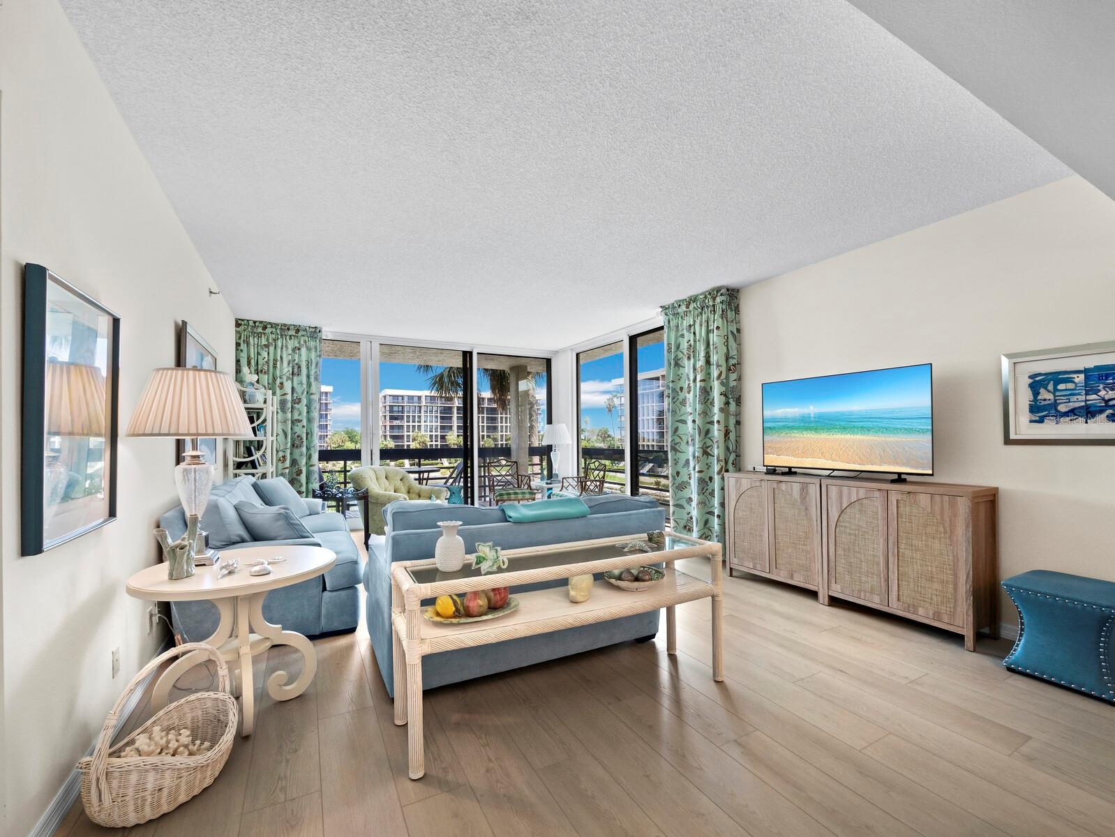 1075 Gulf of Mexico Unit 205, Longboat Key, FL 34228