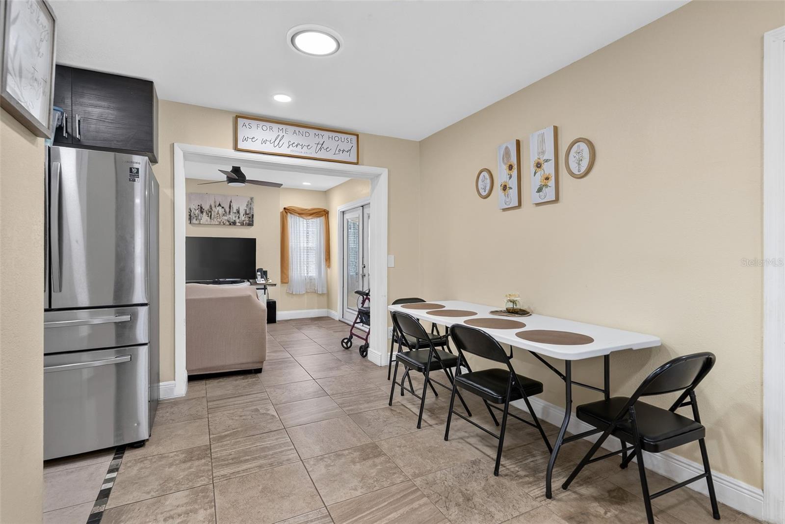 558 Broadmoor, Orlando, FL 32809