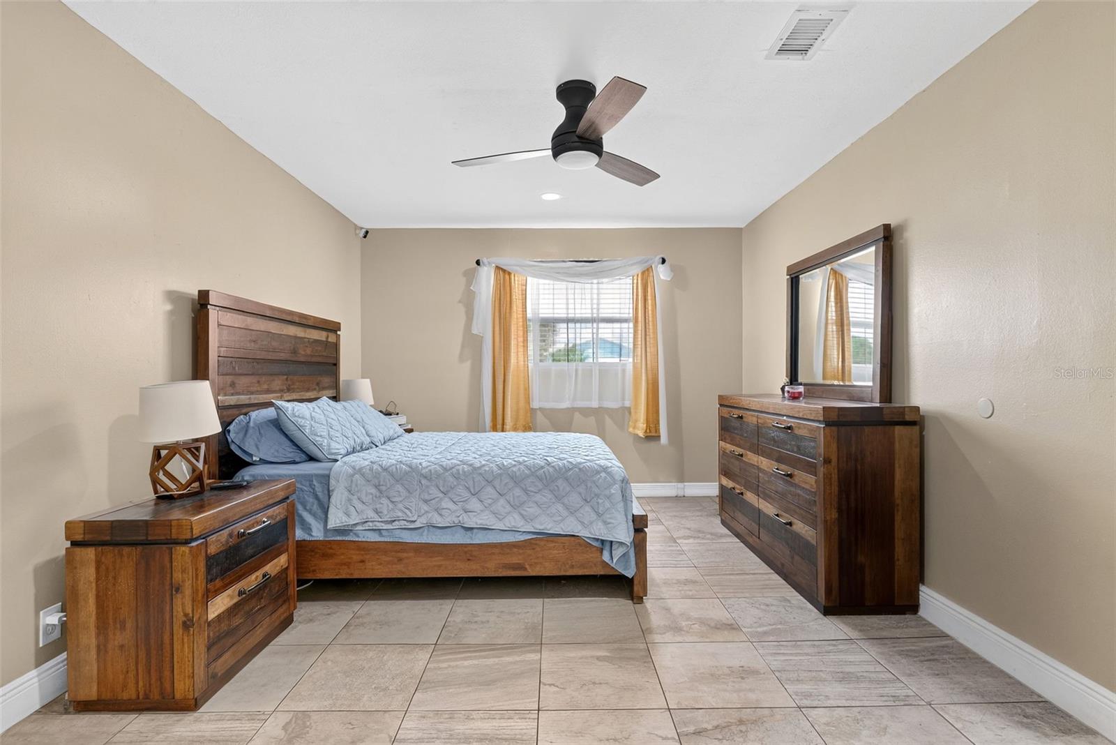 558 Broadmoor, Orlando, FL 32809