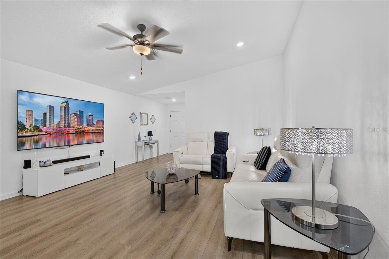 5761 Helmsman, Tampa, FL 33619