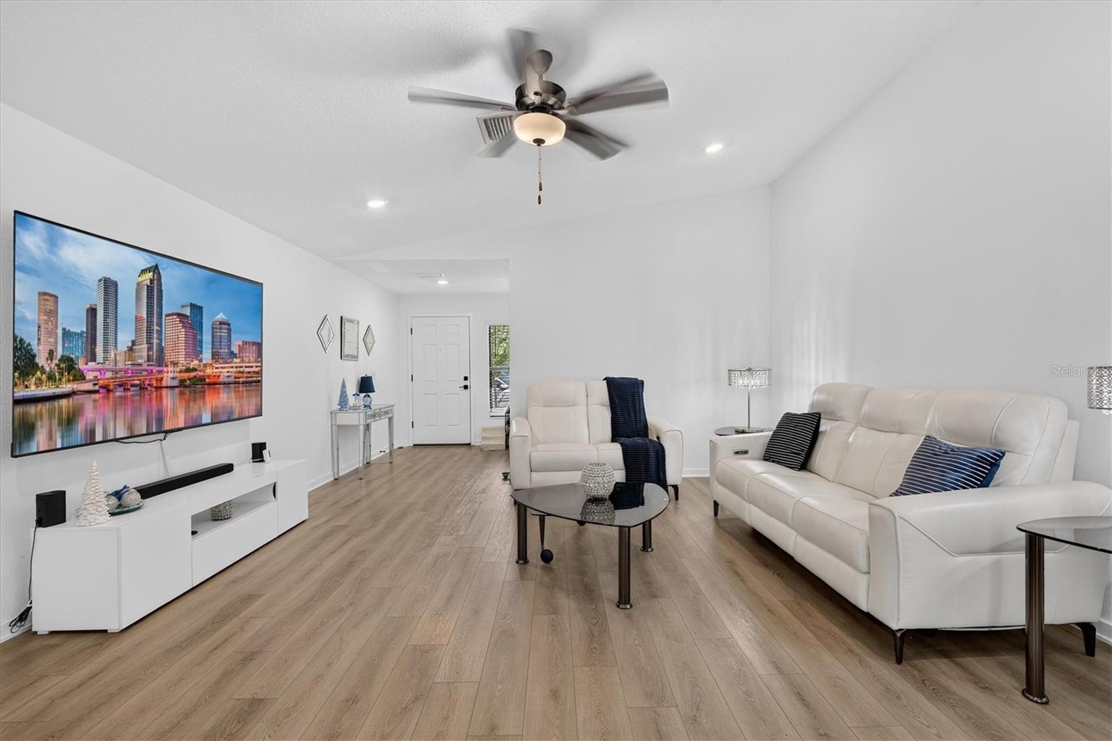 5761 Helmsman, Tampa, FL 33619