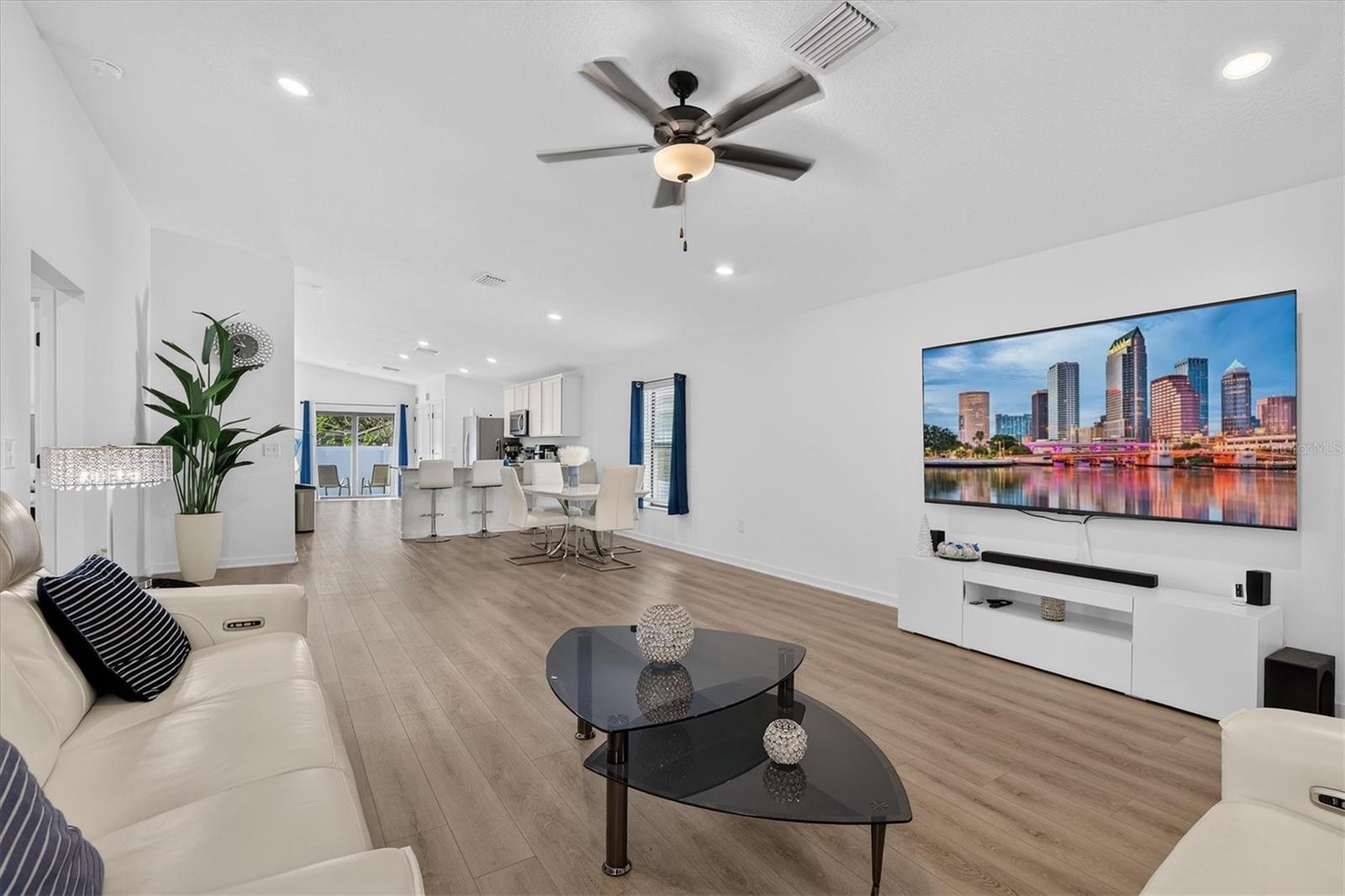 5761 Helmsman, Tampa, FL 33619