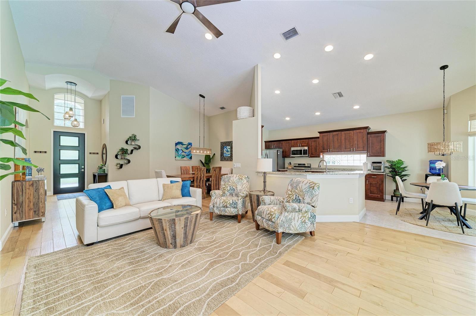 6690 Tailfeather, Bradenton, FL 34203