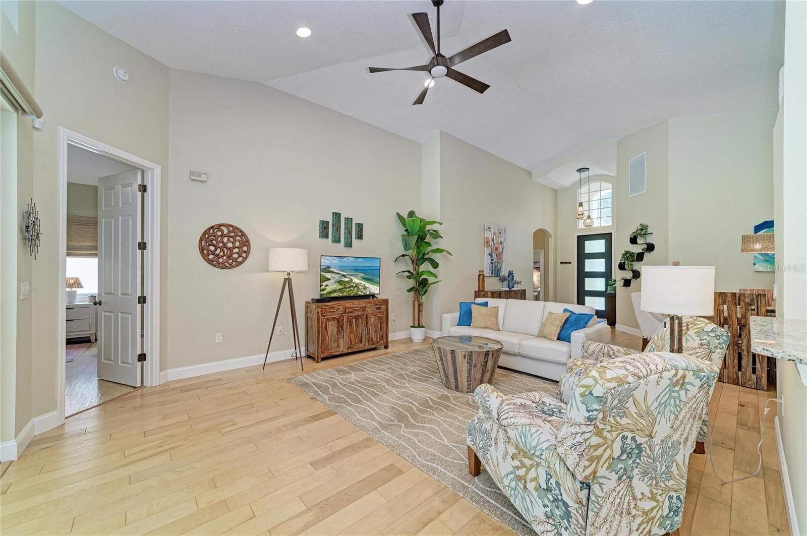 6690 Tailfeather, Bradenton, FL 34203