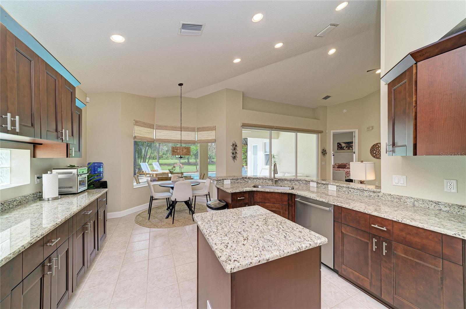 6690 Tailfeather, Bradenton, FL 34203