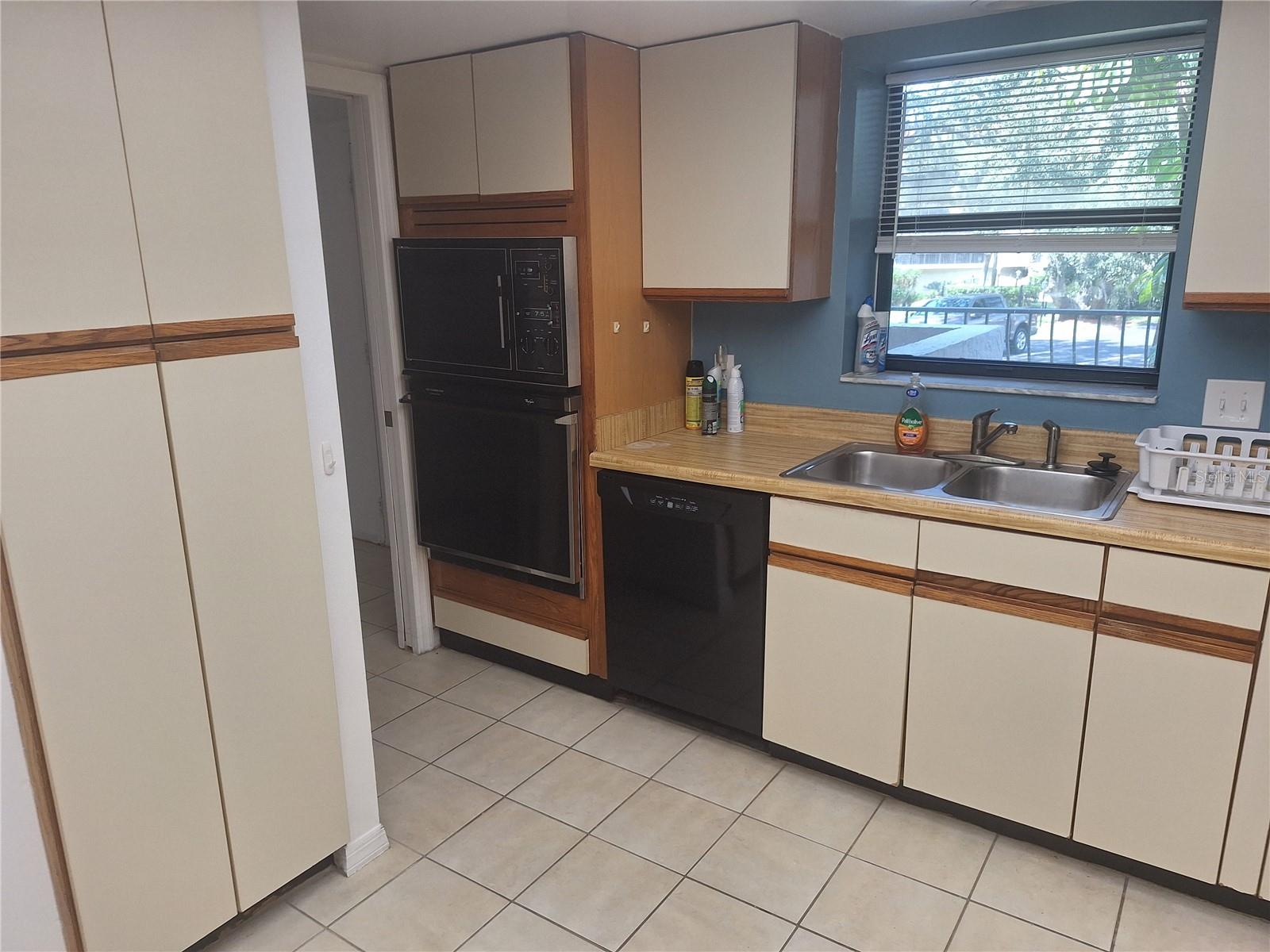 504 Florida Unit 215, Tarpon Springs, FL 34689