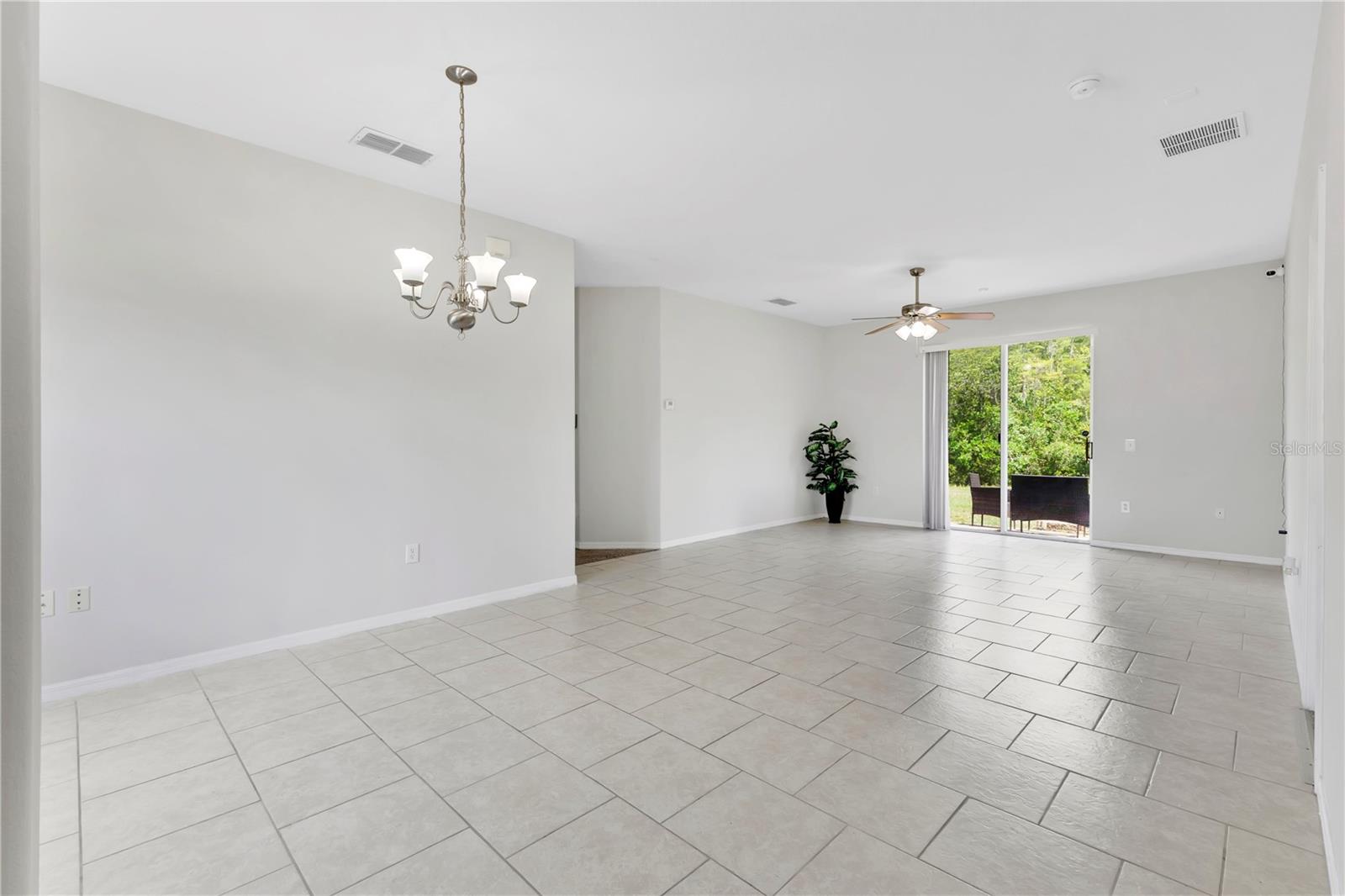735 Palaiseau, Kissimmee, FL 34759