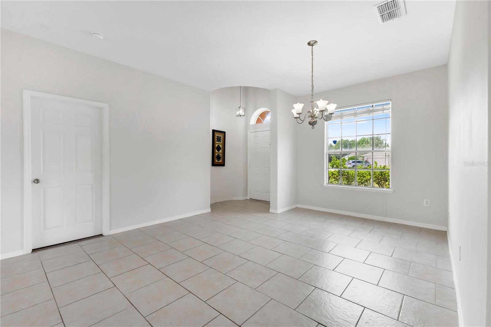 735 Palaiseau, Kissimmee, FL 34759