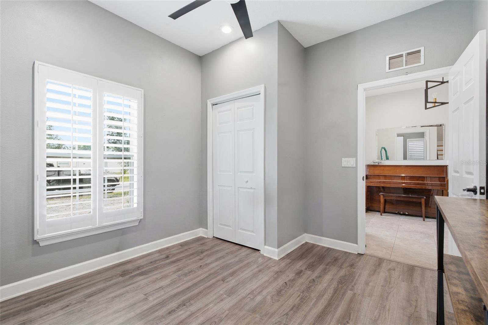 1873 64th, St Petersburg, FL 33702