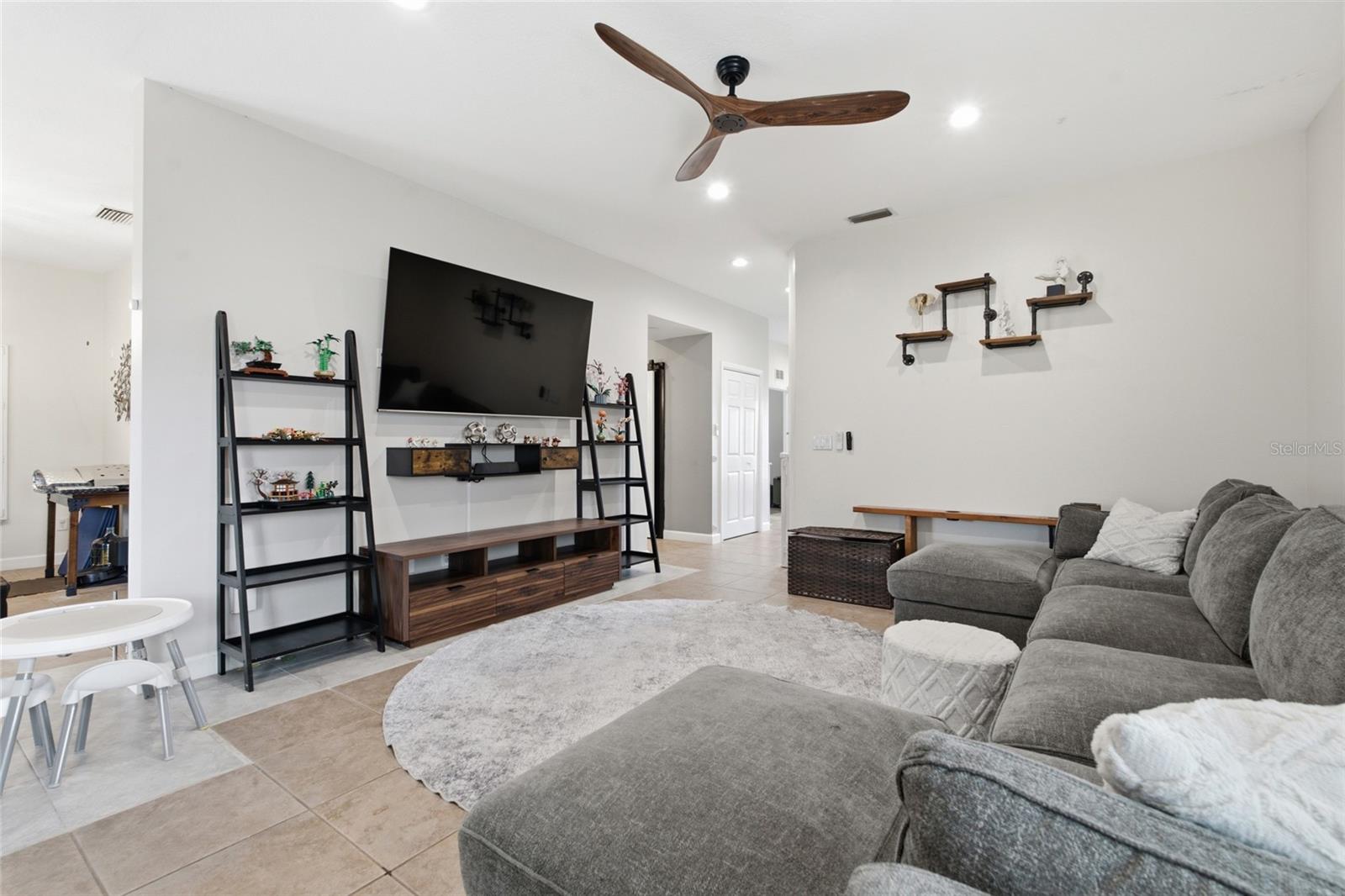 1873 64th, St Petersburg, FL 33702