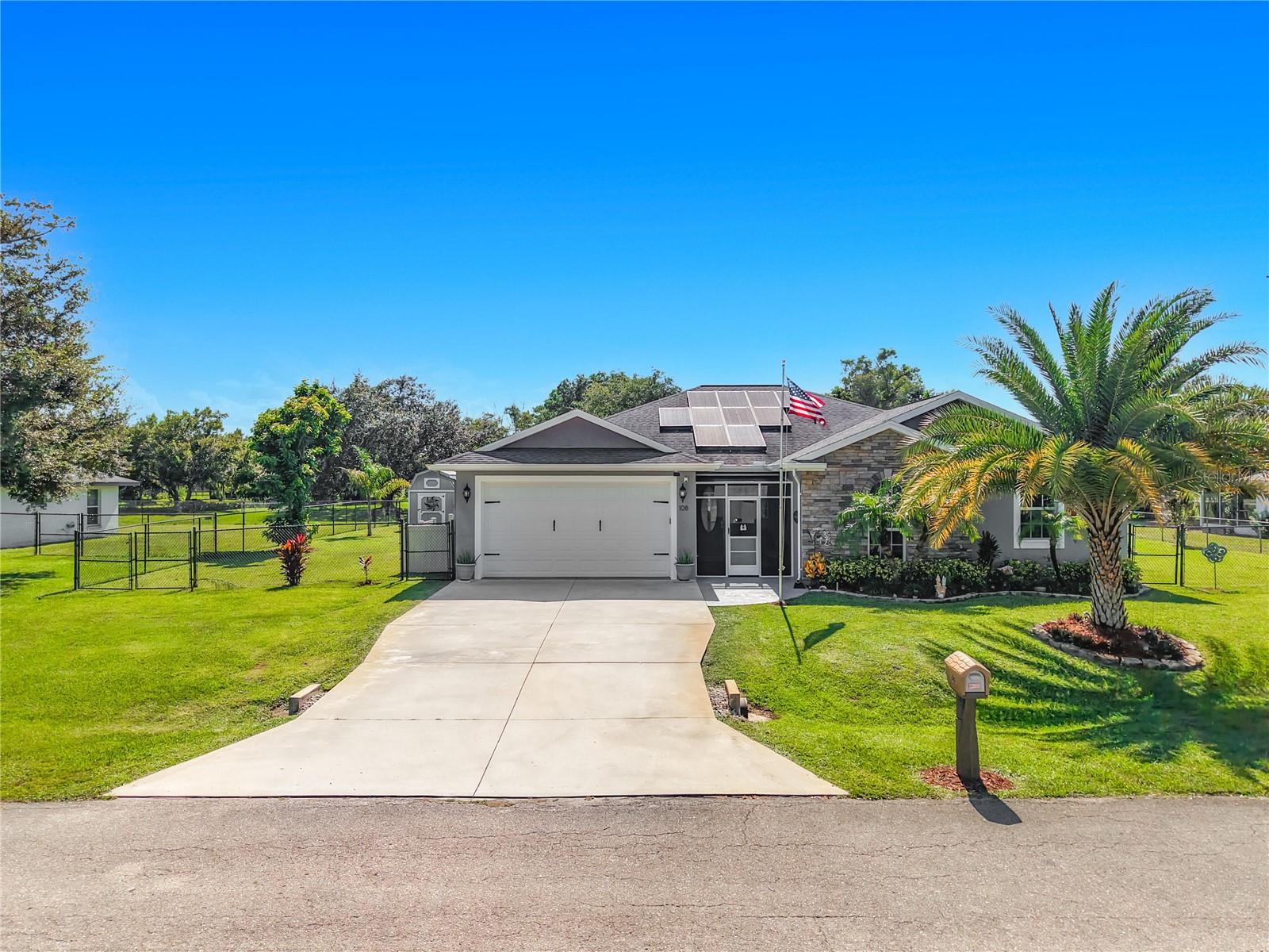 108 Oak Knolls, Sebring, FL 33876
