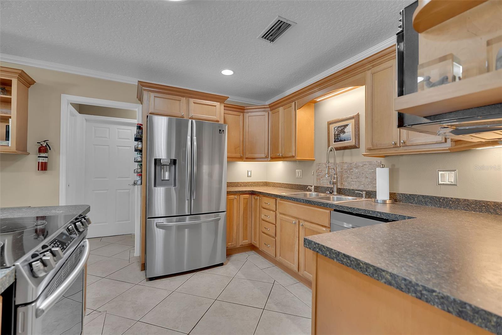 5210 36th Avenue, Bradenton, FL 34209