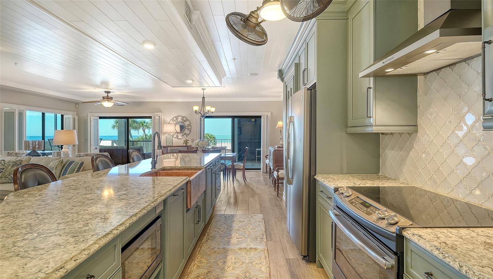 1100 Benjamin Franklin Unit 204, Sarasota, FL 34236
