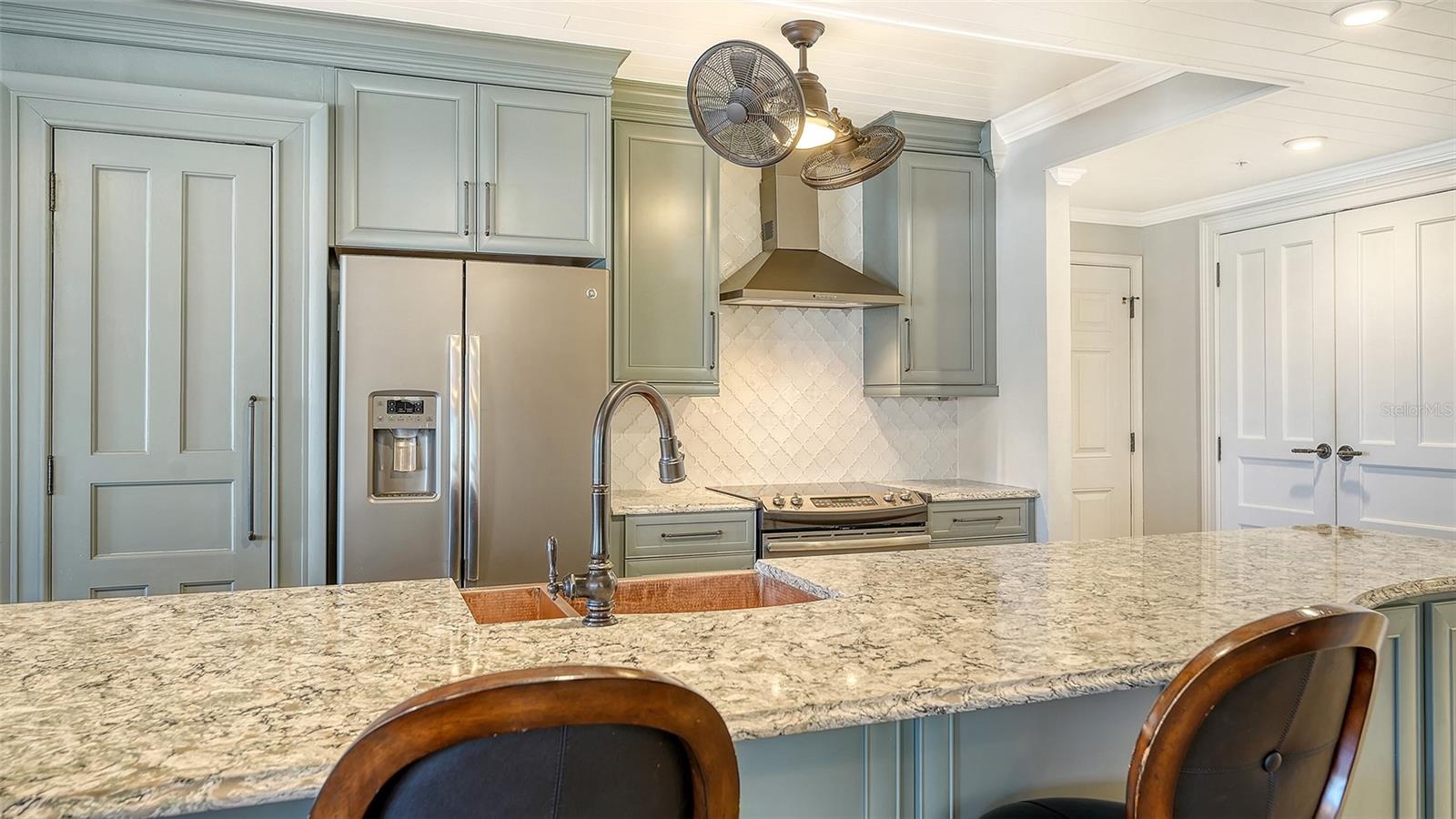 1100 Benjamin Franklin Unit 204, Sarasota, FL 34236