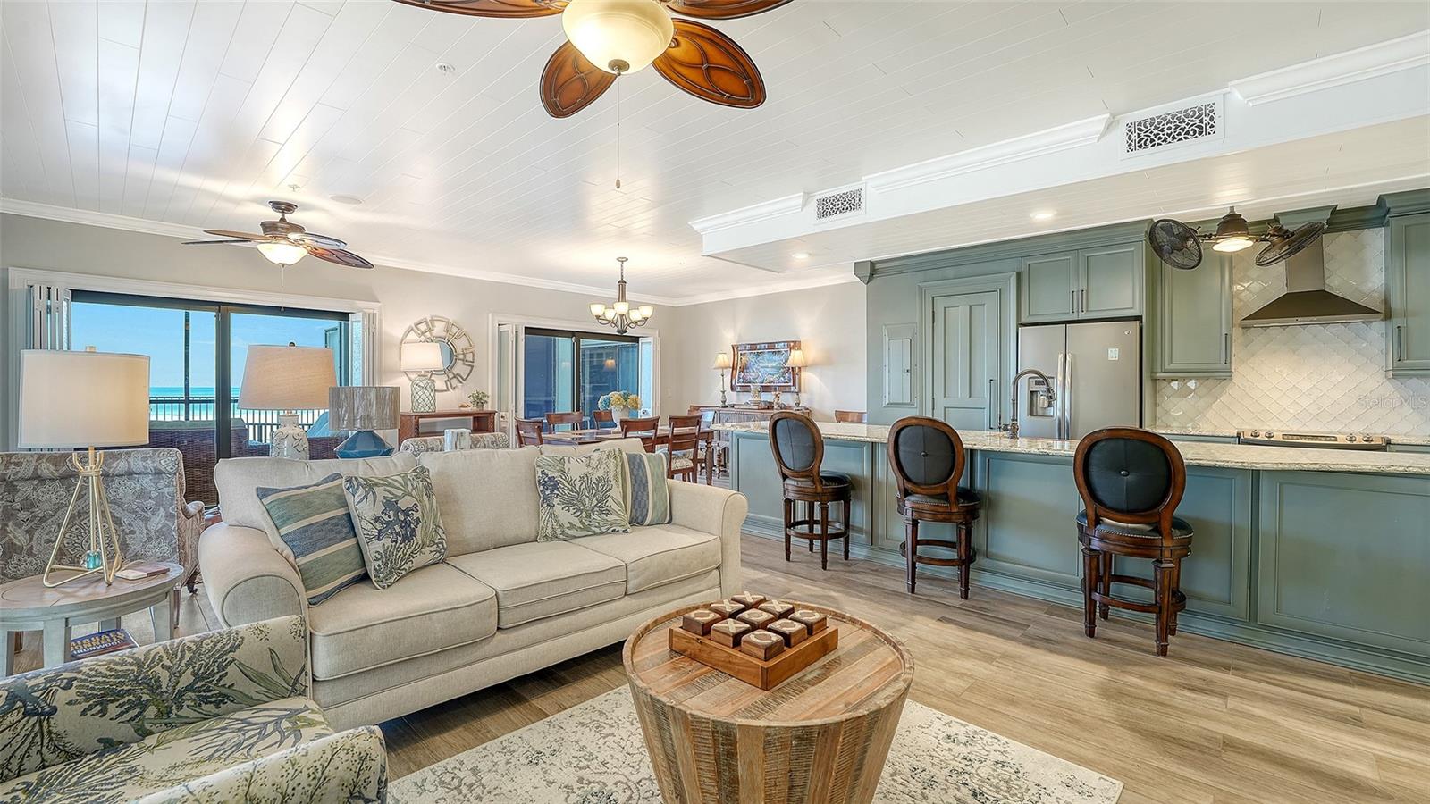 1100 Benjamin Franklin Unit 204, Sarasota, FL 34236