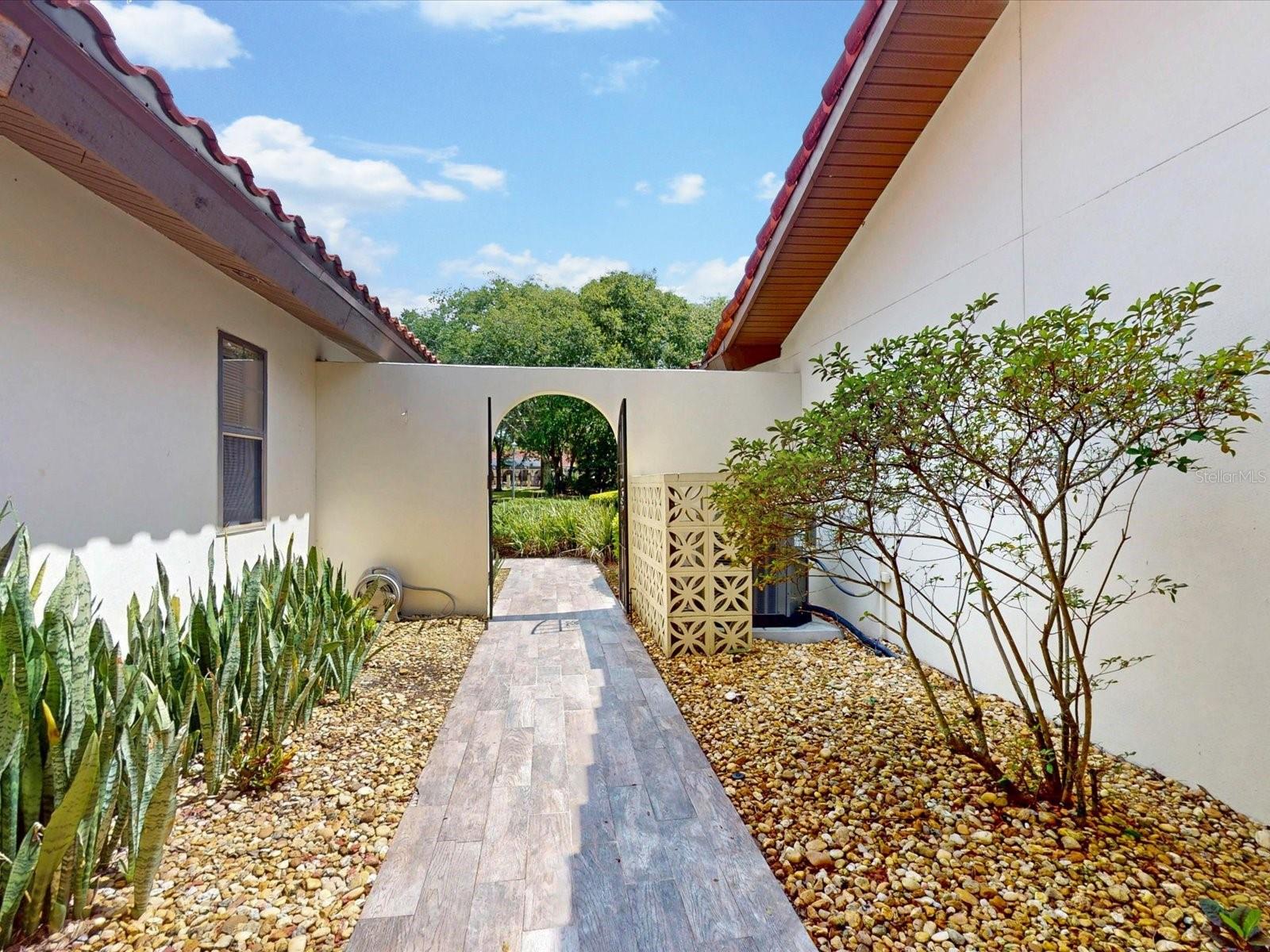 105 Coventry, Haines City, FL 33844