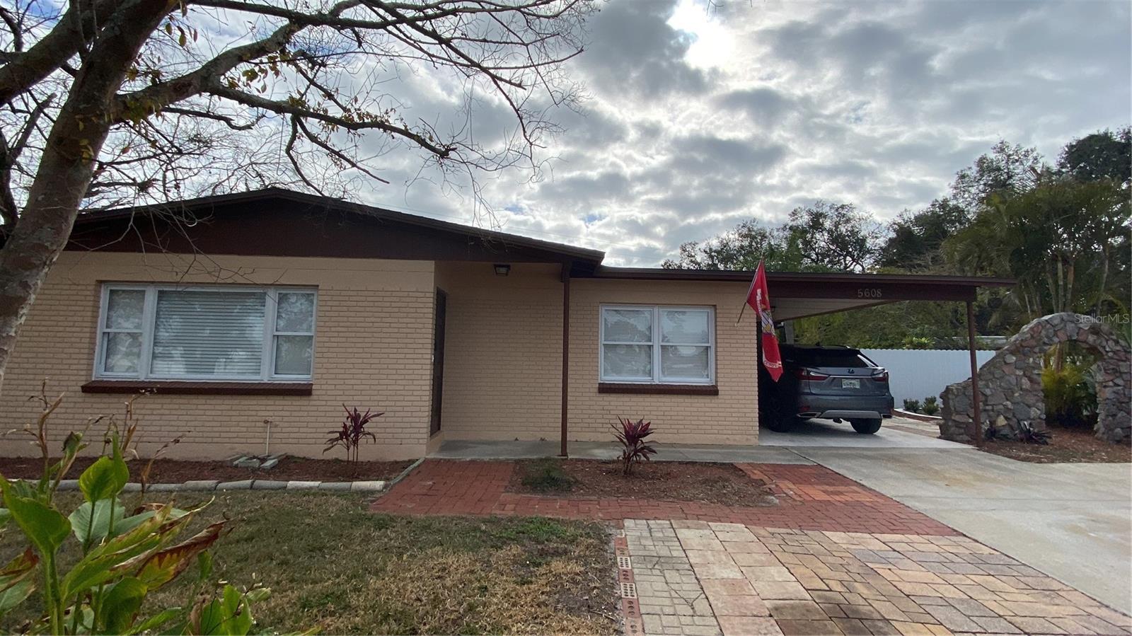 5608 Gateway, Tampa, FL 33615