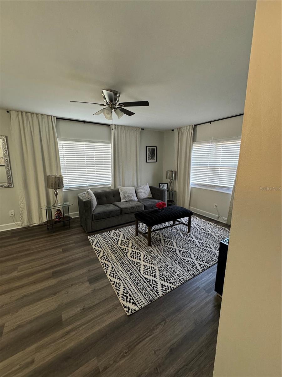 5608 Gateway, Tampa, FL 33615