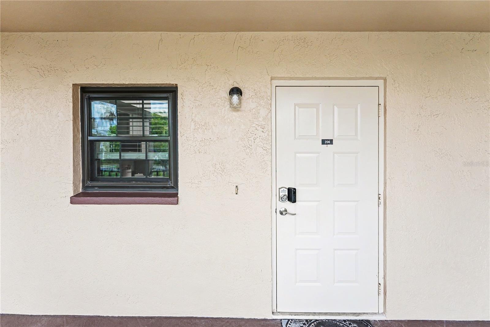 12900 Vonn Unit E204, Largo, FL 33774