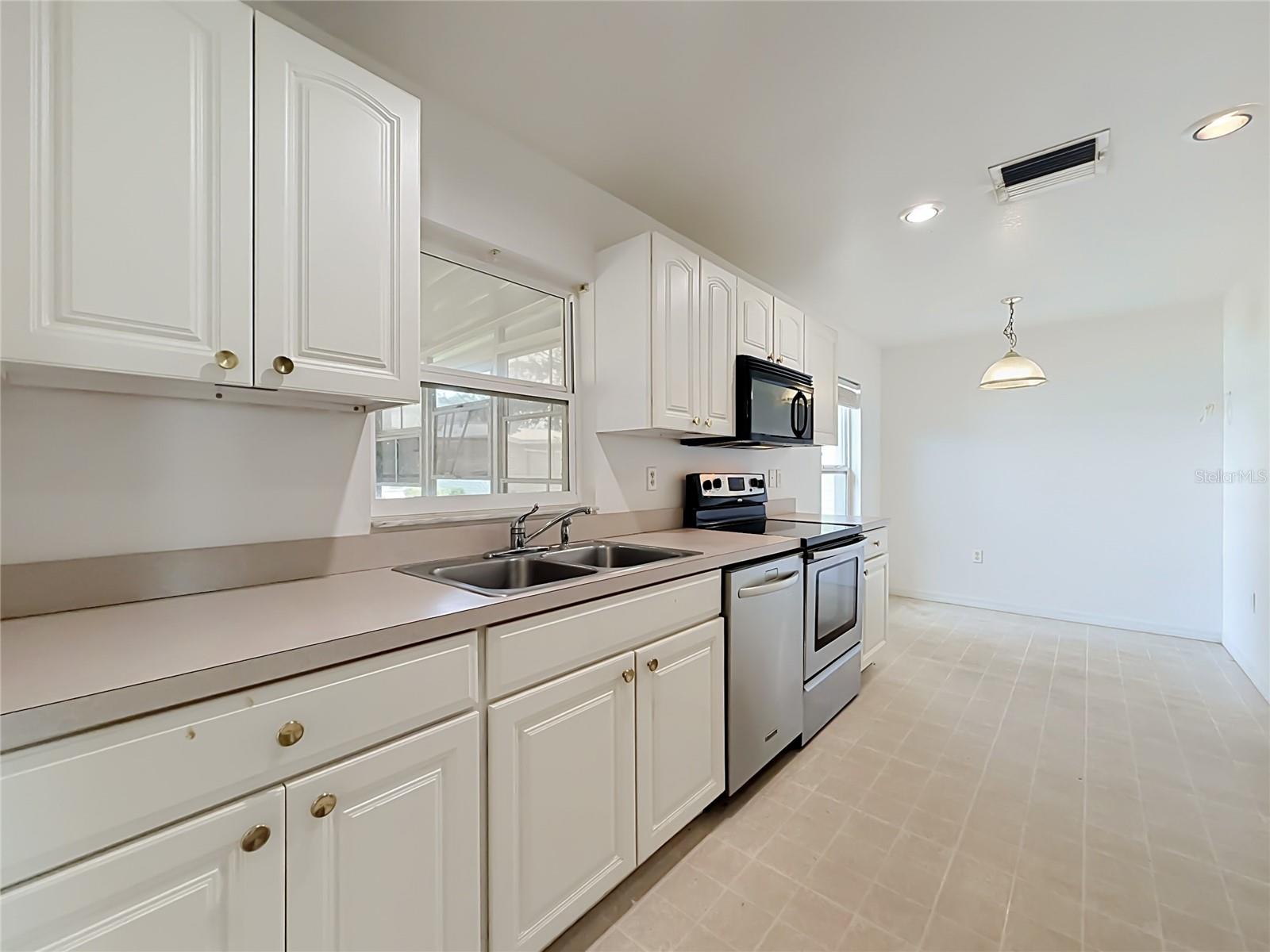 4245 Nandina, Lake Wales, FL 33898