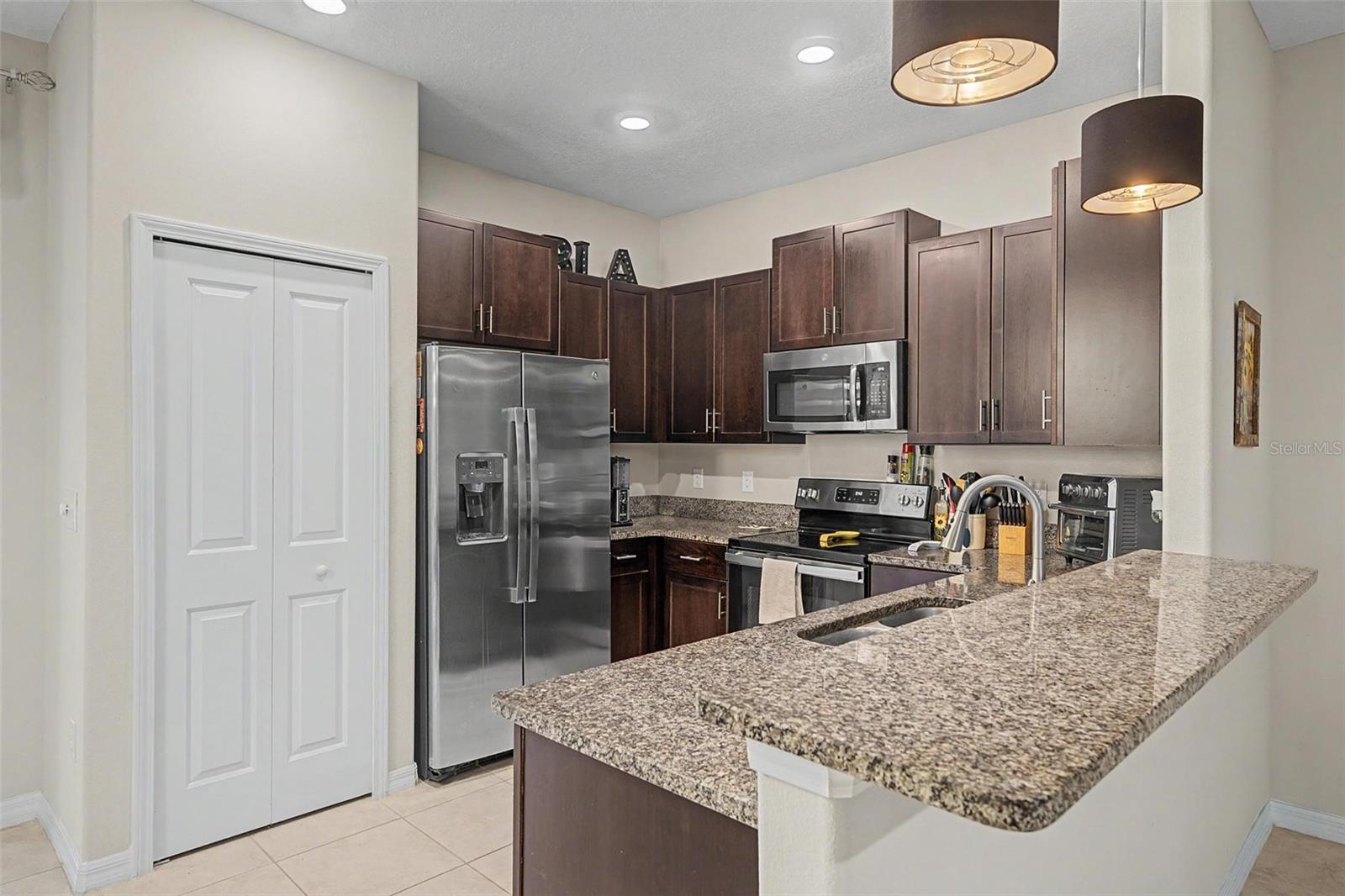 9706 Pembrooke Pines, Sun City Center, FL 33573