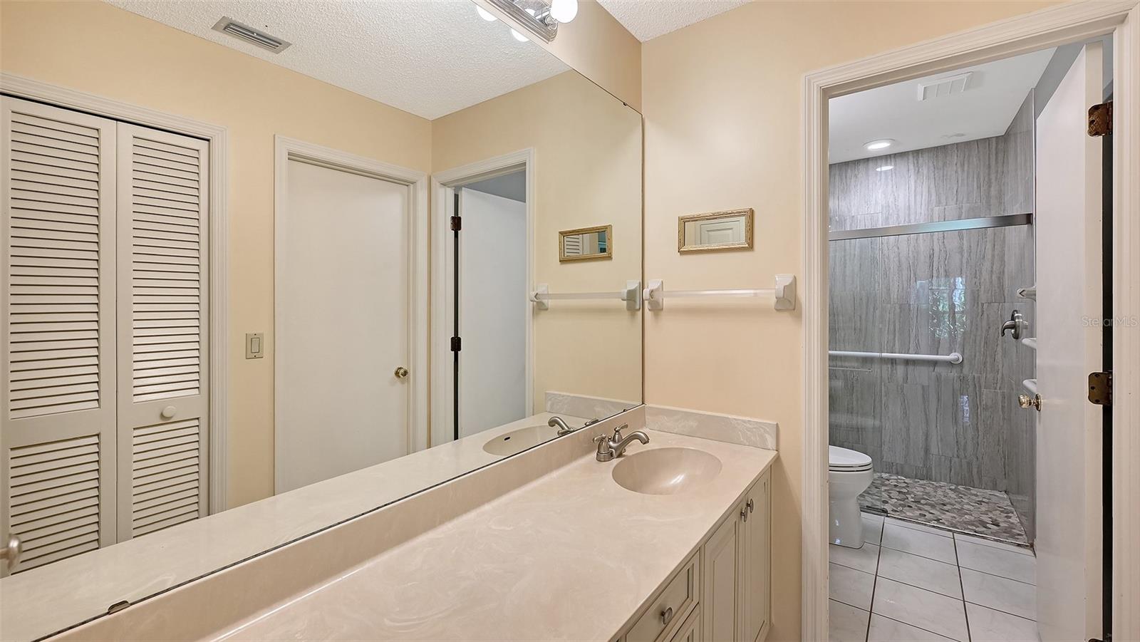 5515 Chanteclaire Unit 41, Sarasota, FL 34235
