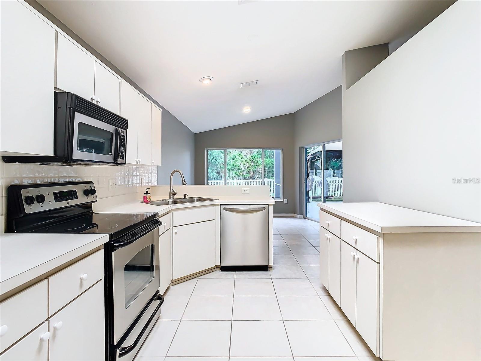 7823 Floradora, New Port Richey, FL 34654