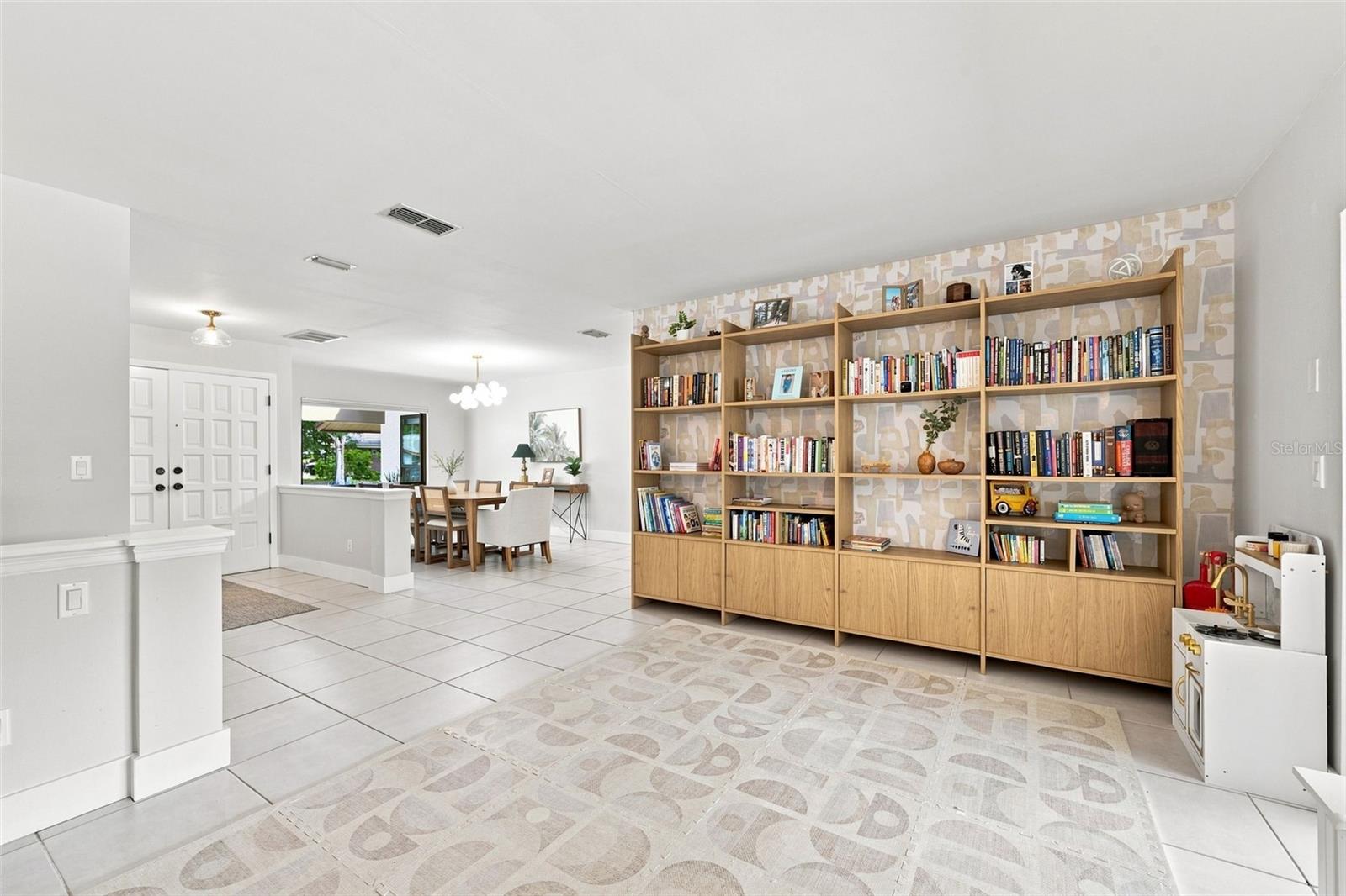 1683 Oak, Clearwater, FL 33755