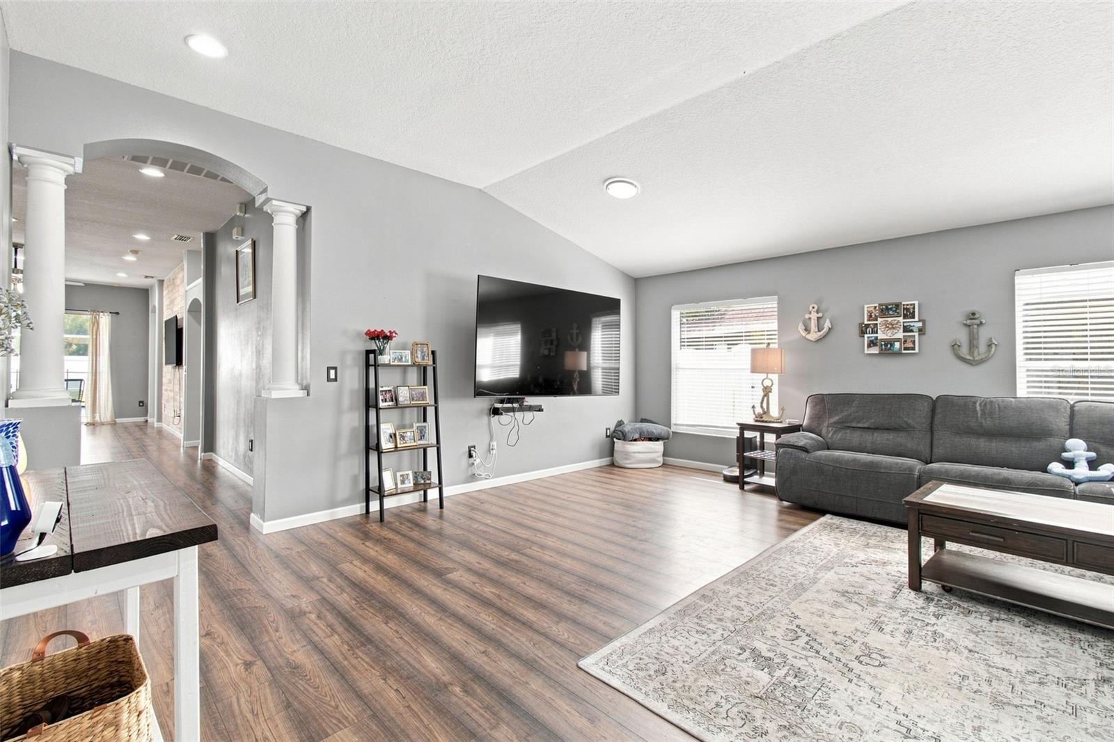 9710 White Barn, Riverview, FL 33569