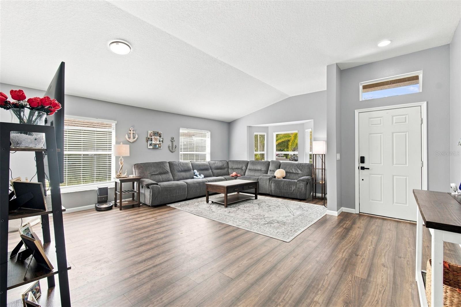 9710 White Barn, Riverview, FL 33569
