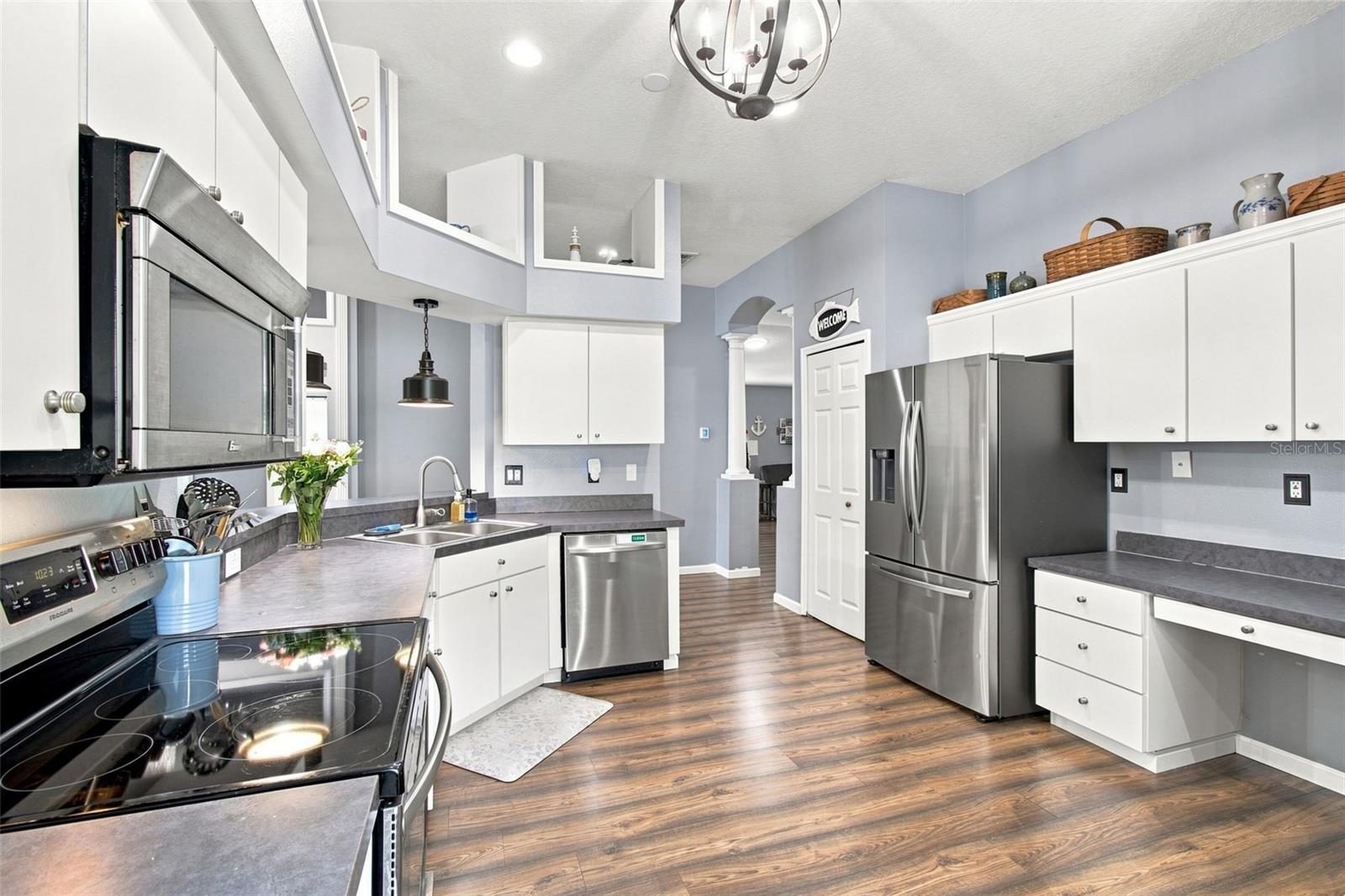 9710 White Barn, Riverview, FL 33569
